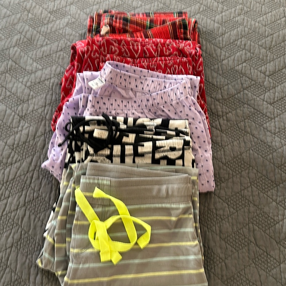 Lot of 5 Miscellaneous Sz. Large Old Navy/So/Hurley $20 Takes All